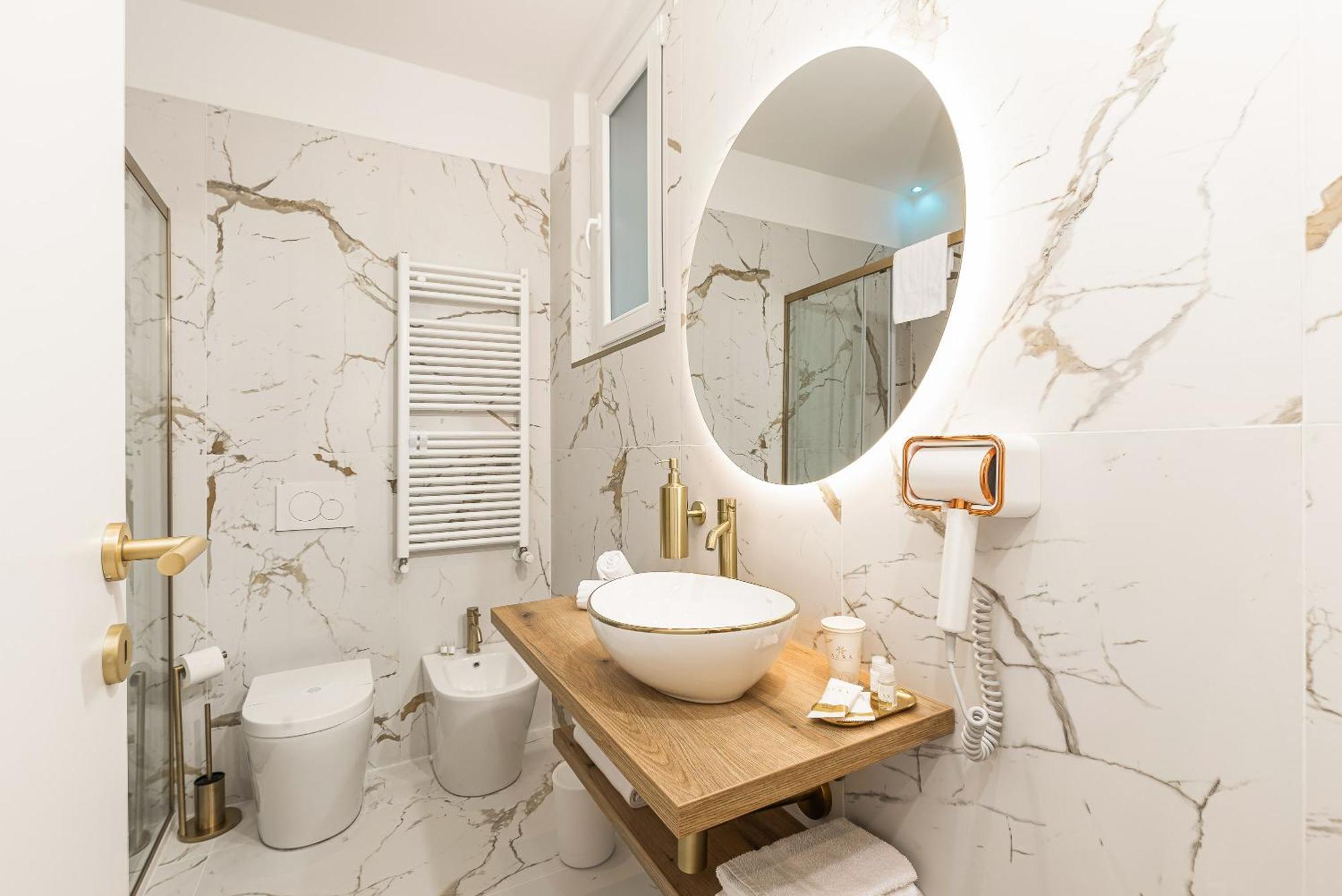 La Casa Delle Dee - Self Check-In Hotel โบโลญญา ภายนอก รูปภาพ