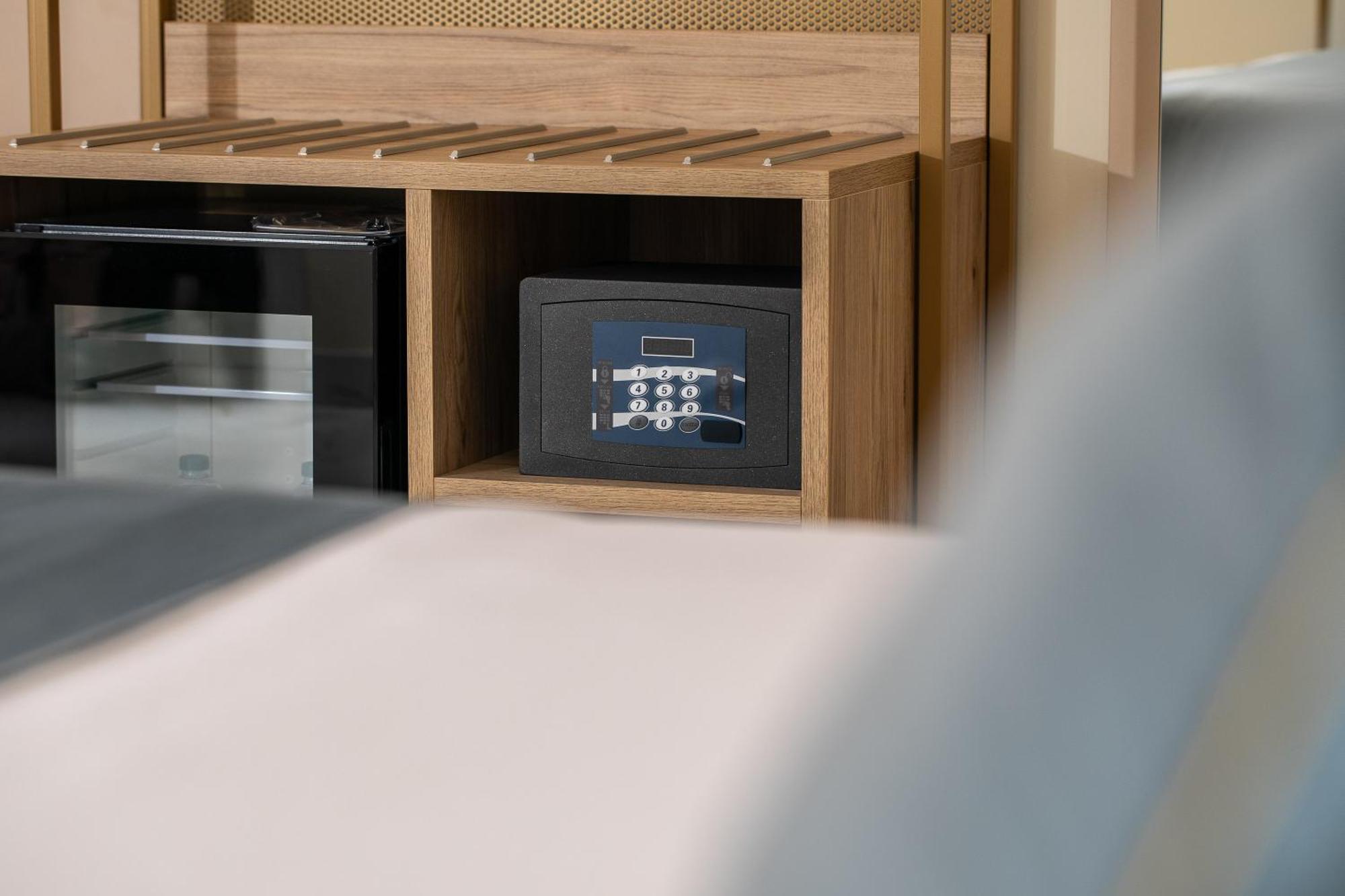 La Casa Delle Dee - Self Check-In Hotel โบโลญญา ภายนอก รูปภาพ
