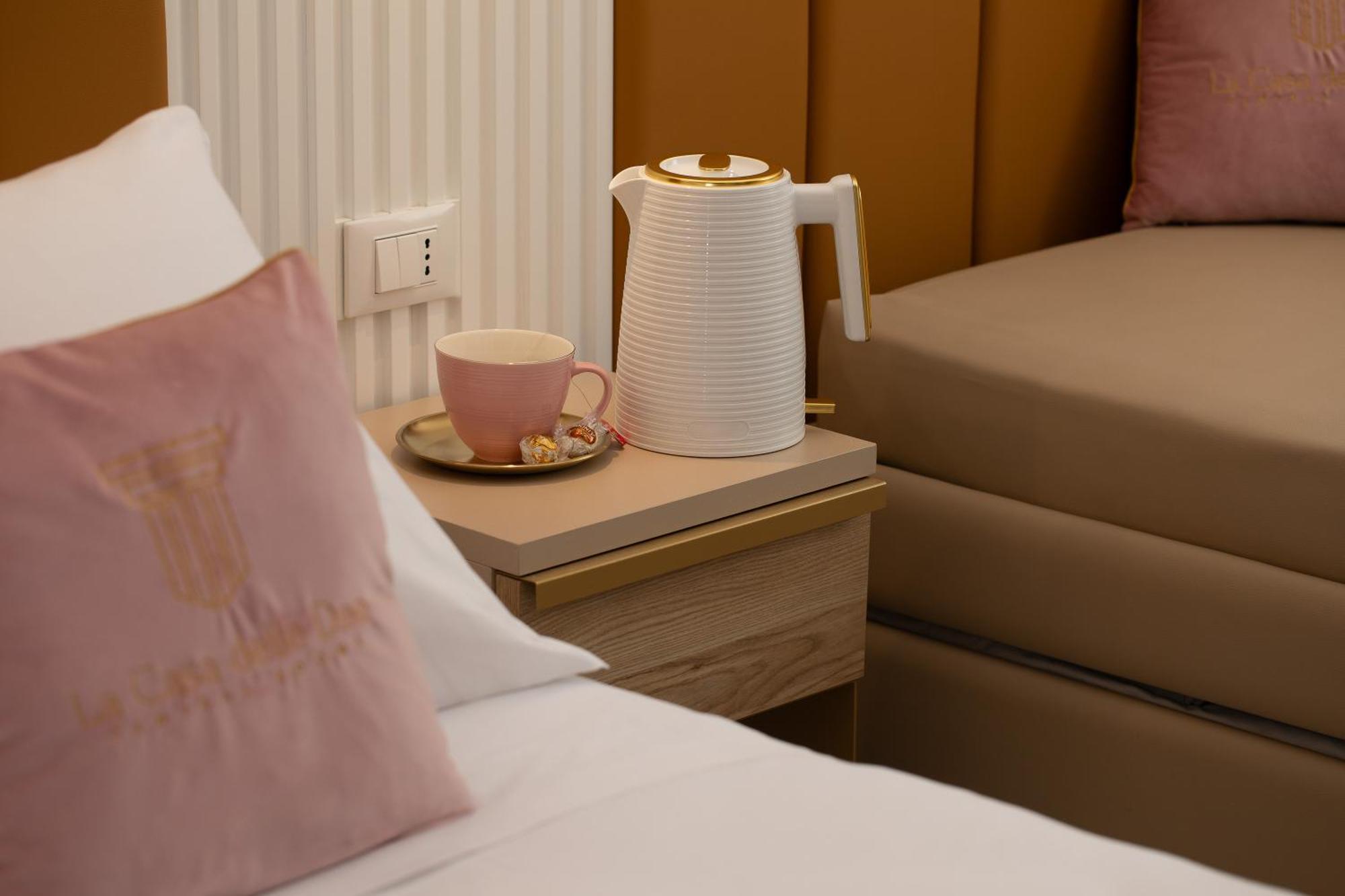 La Casa Delle Dee - Self Check-In Hotel โบโลญญา ภายนอก รูปภาพ