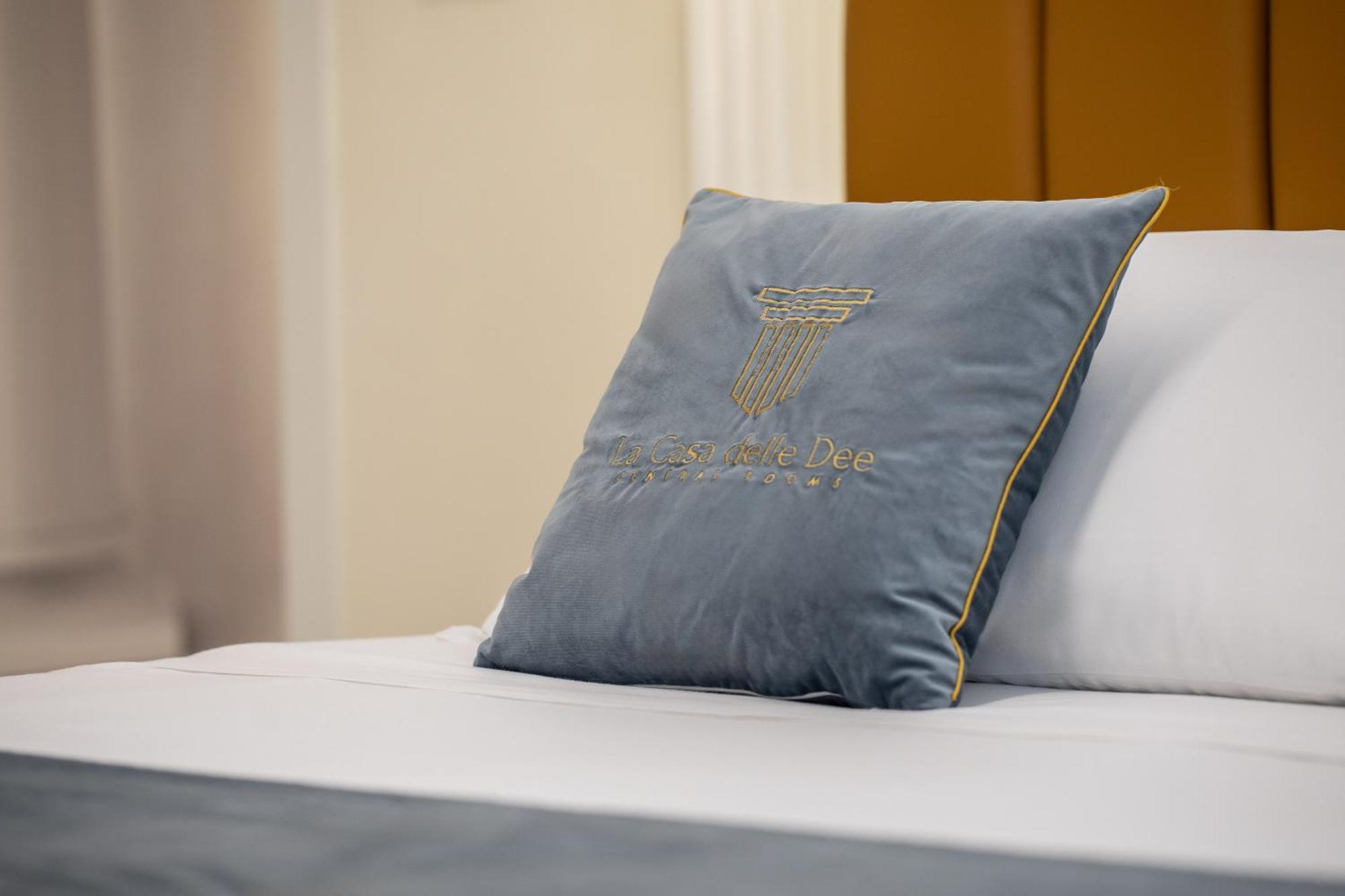La Casa Delle Dee - Self Check-In Hotel โบโลญญา ภายนอก รูปภาพ