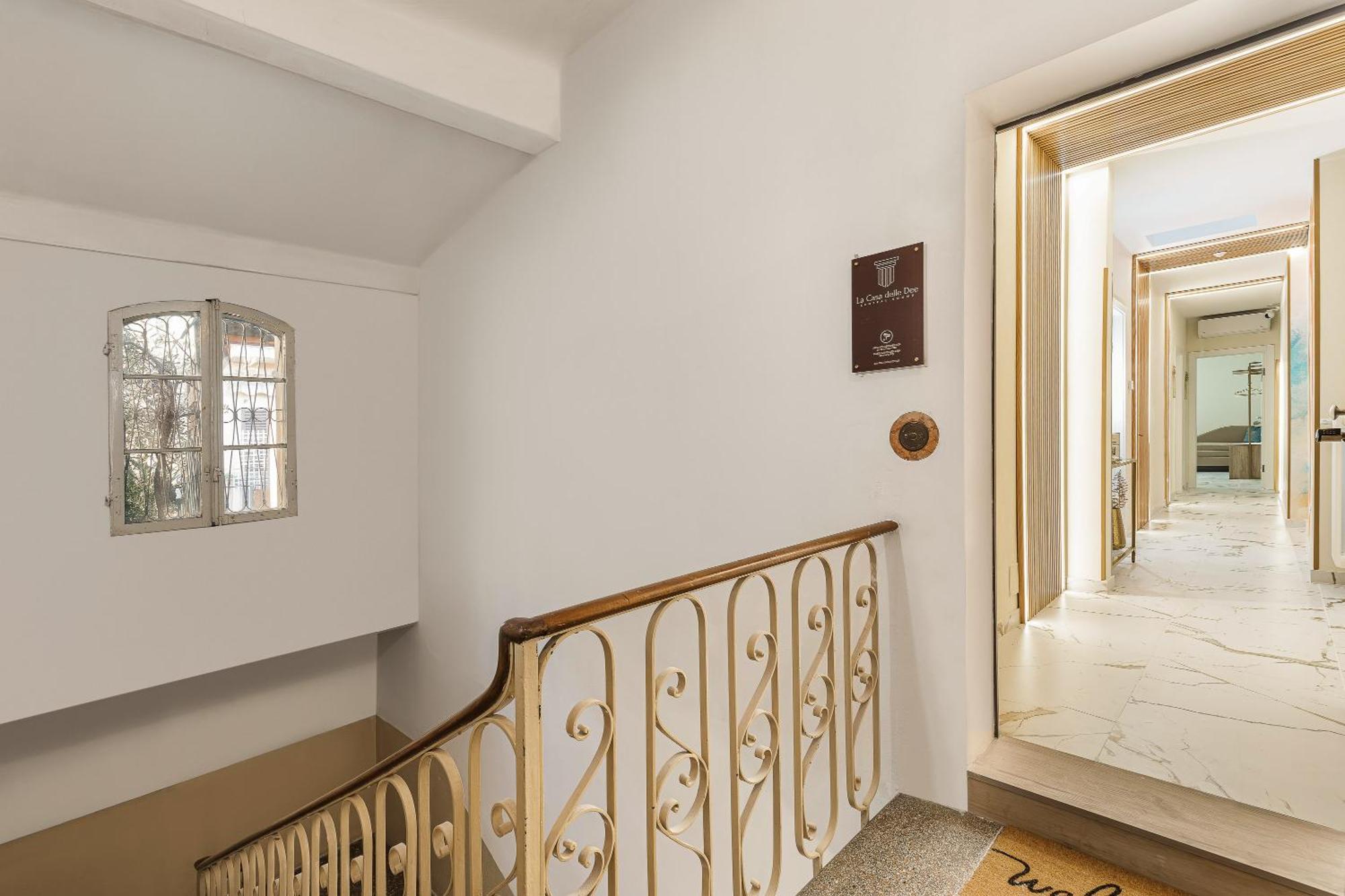 La Casa Delle Dee - Self Check-In Hotel โบโลญญา ภายนอก รูปภาพ