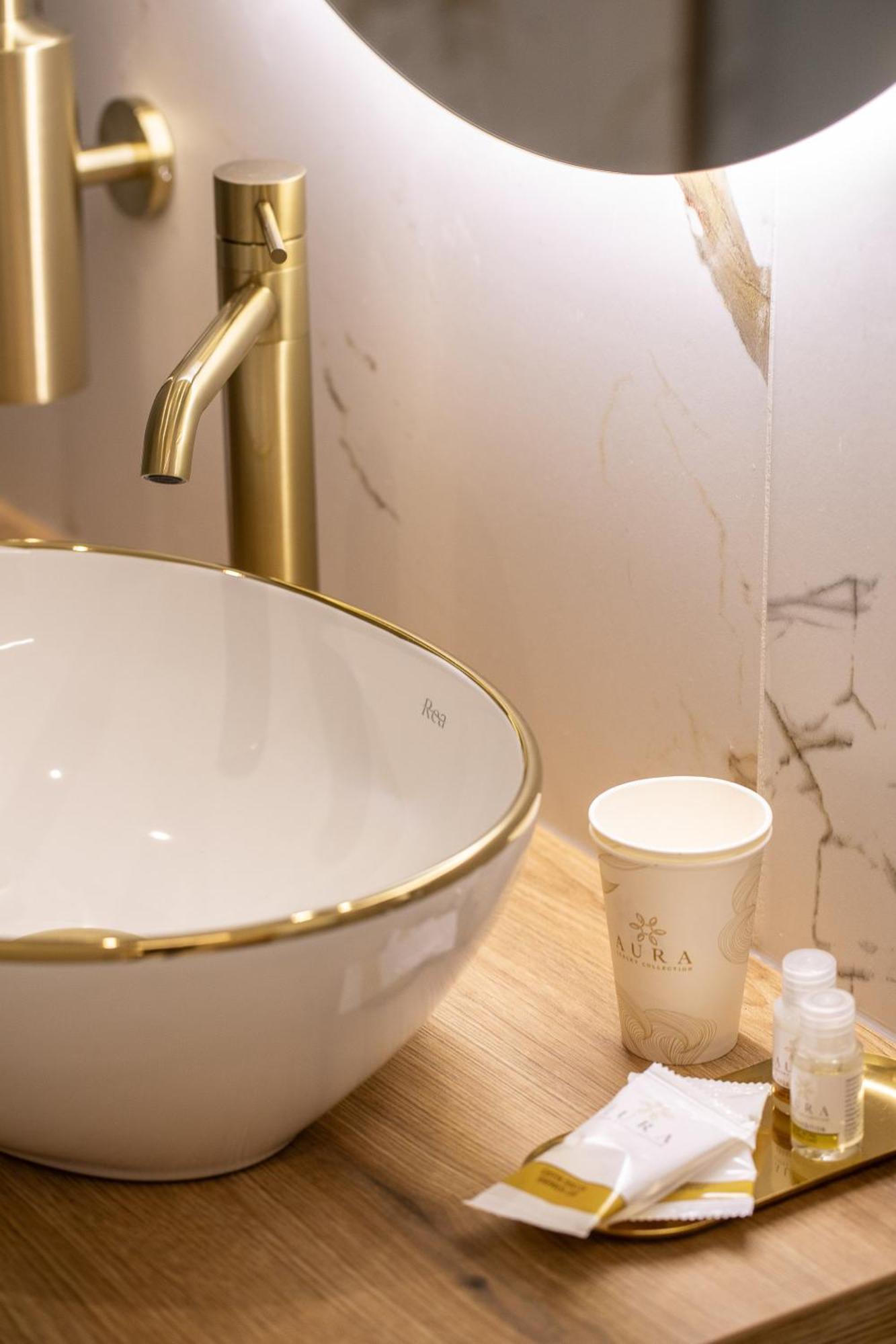 La Casa Delle Dee - Self Check-In Hotel โบโลญญา ภายนอก รูปภาพ